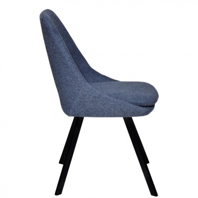 Cadeira estofada azul com pernas pretas vista de lado