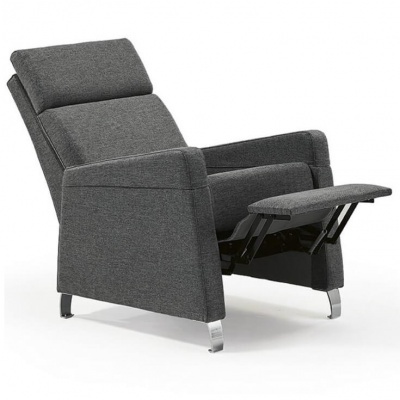 Poltrona reclinável cinzenta com pernas metálicas e apoio para os pés