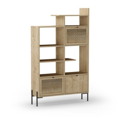 Estante de madeira clara com portas padrão geométrico