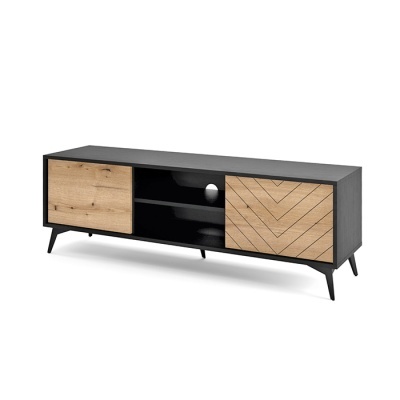 Móvel de televisão preto com portas em madeira clara e prateleira aberta