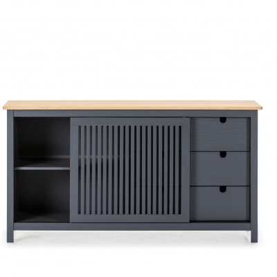 Aparador em madeira com tampo castanho claro e estrutura cinzenta com gavetas e porta de correr.