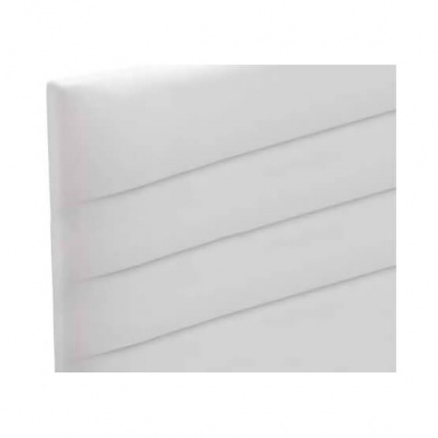 Cabeceira de cama estofada branca com linhas horizontais inclinadas em relevo