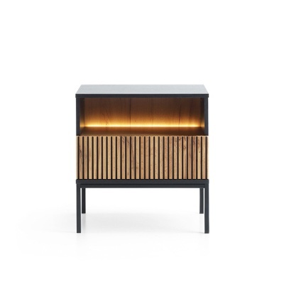 Móvel de apoio moderno em madeira clara e escura com iluminação interior