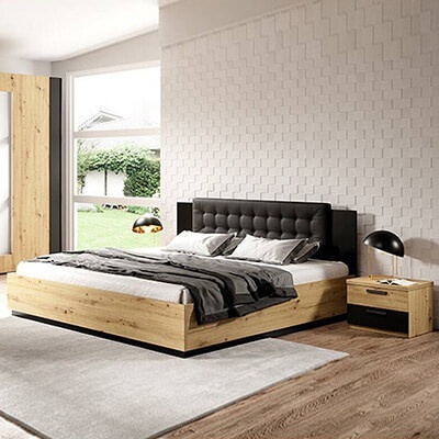 Quarto moderno com cama de madeira e cabeceira estofada preta