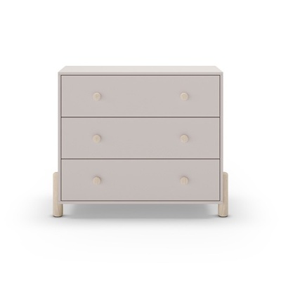 cômoda cinza claro de madeira com três gavetas e puxadores redondos