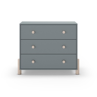 Cómoda cinza de três gavetas com pés de madeira clara