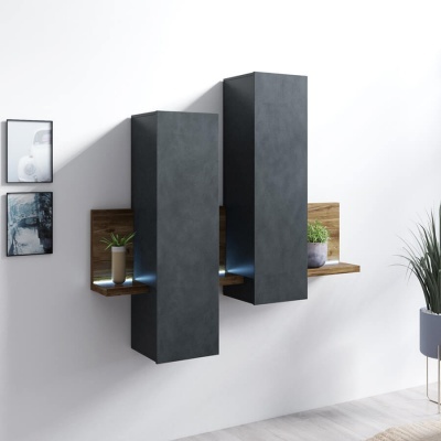 Móvel de parede cinza escuro com prateleira de madeira e plantas