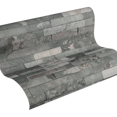Rolo de papel de parede com padrão de azulejos cinzentos que parecem pedra