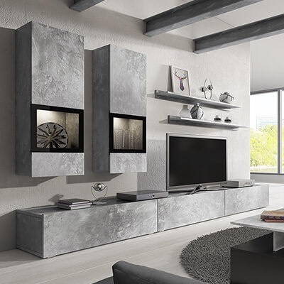 Móvel de sala cinza texturizado com armários, prateleiras e TV