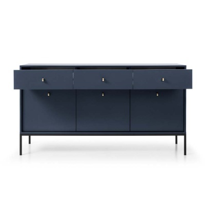 Móvel de armazenamento azul com três gavetas e três portas, pernas metálicas.