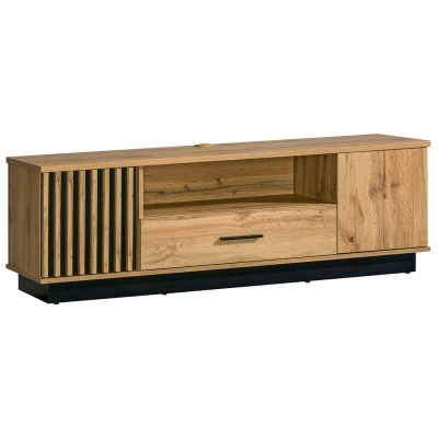 Aparador em madeira castanho claro com porta de ripas e gaveta central preta.