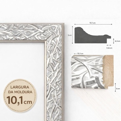 Moldura de madeira prateada com relevo decorativo e dimensões técnicas