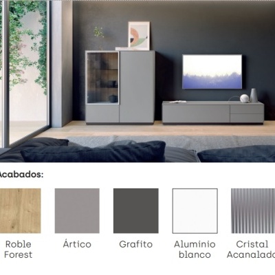 Sala moderna com móvel cinzento e porta de vidro canelado perto de janela grande