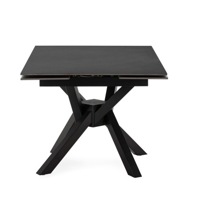 Mesa quadrada extensível preta com tampo liso e pernas cruzadas