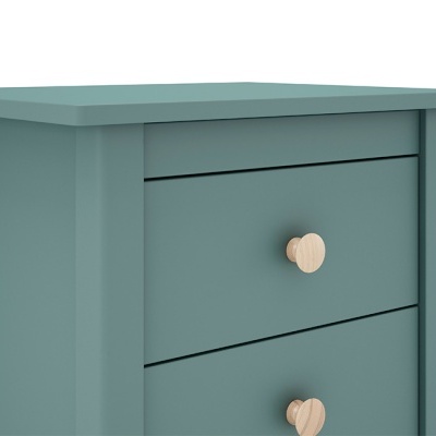 Móvel verde-azulado com dois gavetões e puxadores de madeira clara