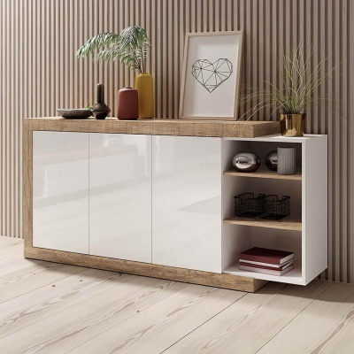 Aparador moderno em madeira e branco com decoração minimalista e acessórios