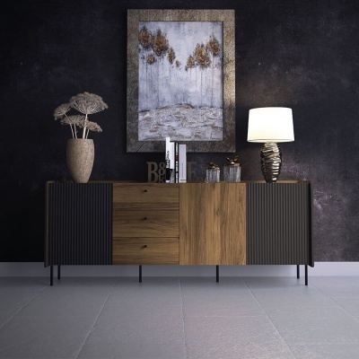 Aparador moderno em madeira e preto com decoração sobre ele e quadro abstrato na parede