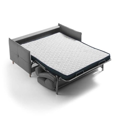 Sofá-cama cinza com colchão branco acolchoado