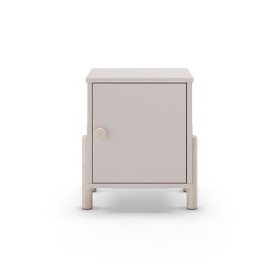 Armário pequeno cinza claro com porta e pernas em madeira natural