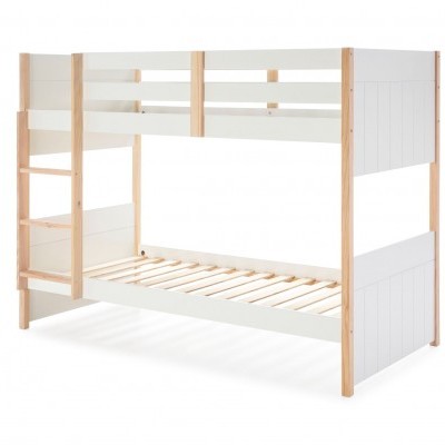 cama beliche de madeira branca com pés naturais e grades de proteção na cama superior