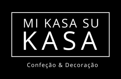 Logotipo texto branco em fundo preto com dizeres Mi Kasa Su Kasa e Confecção & Decoração