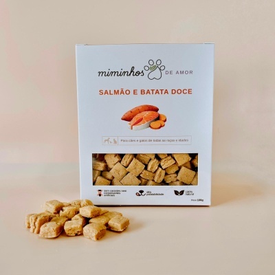 Embalagem branca de snacks para animais miminhos de amor salmão e batata doce