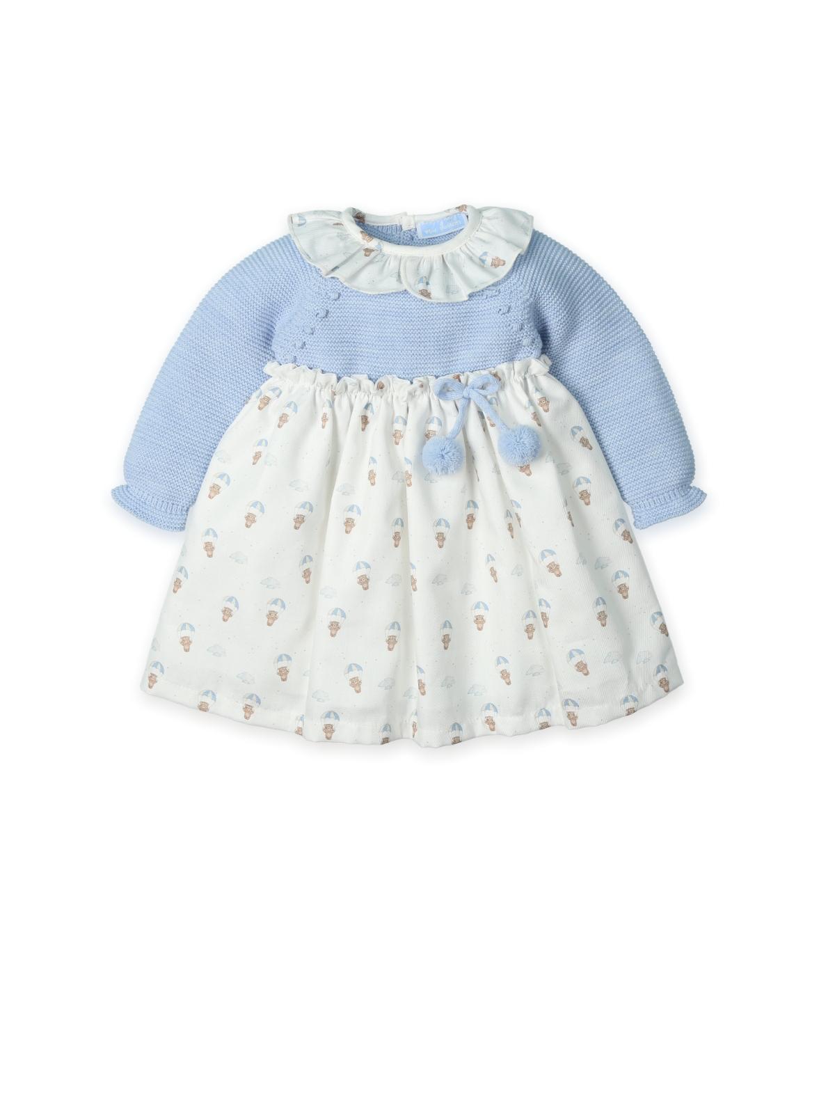 Vestido com gola folho na cor Nube da Mac Ilusión - Coleção Bear In A Parachute Vestido de bebé azul claro com saia branca estampada de ursos com paraquedas e gola ondulada.