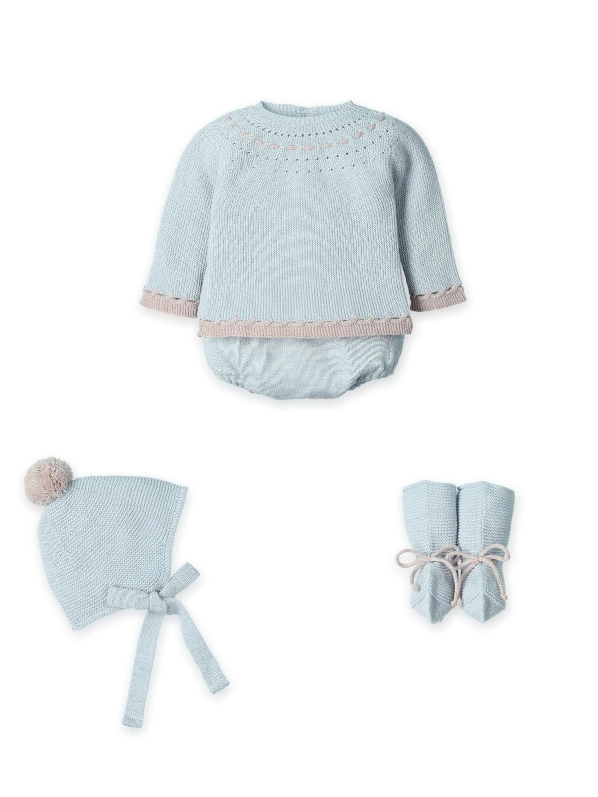 Conjunto de malha 4 peças na cor Iconic da Mac Ilusión - Coleção Abetos Iconic Conjunto de roupa de bebé azul clara em malha com detalhes bege