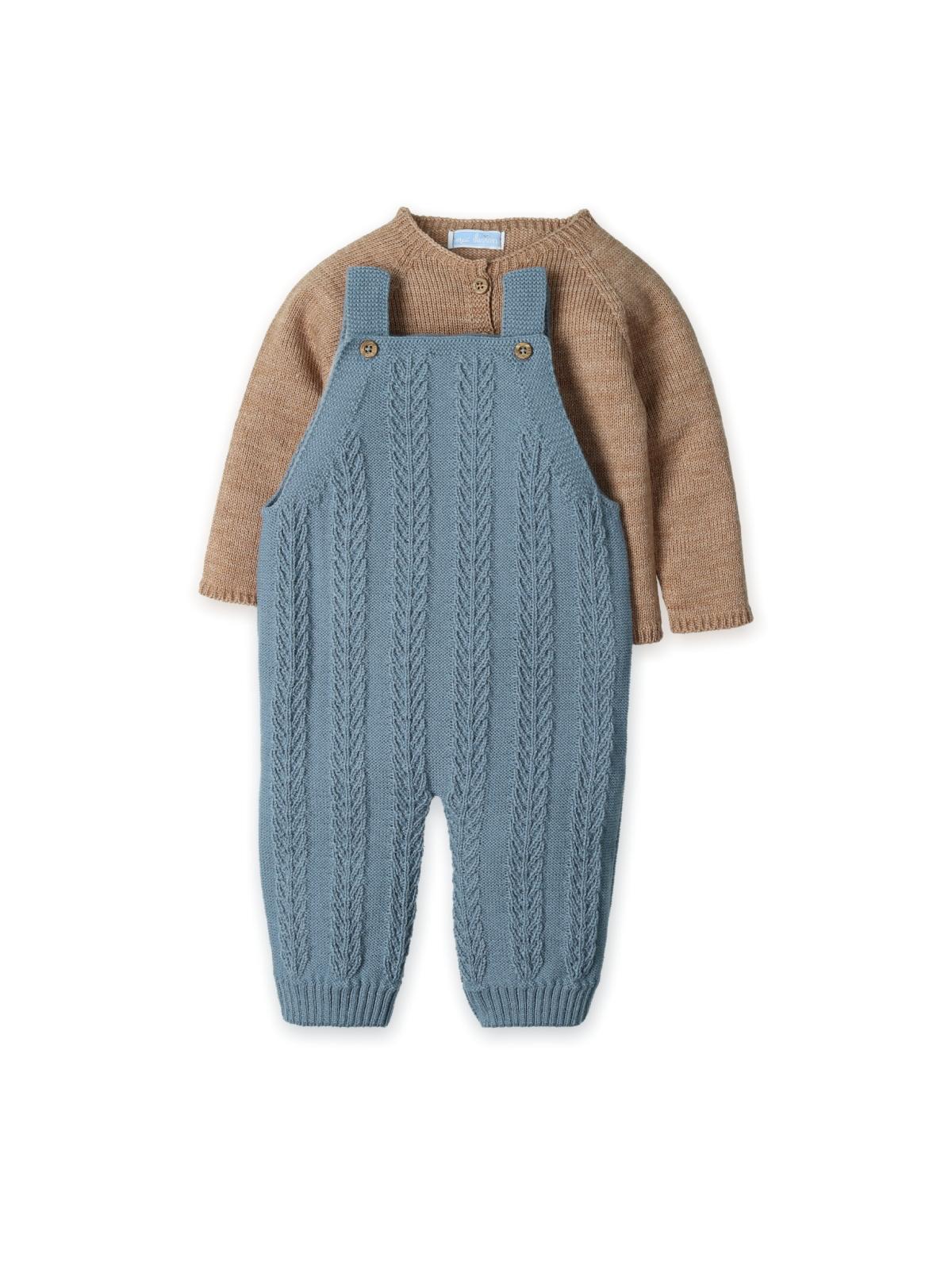 Conjunto de malha 2 peças na cor Zafiro da Mac Ilusión - Coleção Zafiro Winter Conjunto de roupa para bebé em malha castanho e azul com gola redonda e botões.