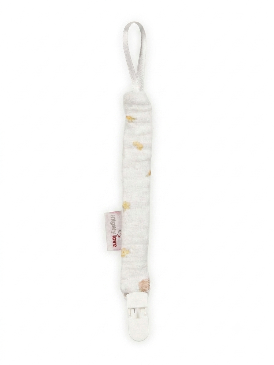 Prendedor de Chupeta pérola da Mighty Love - Coleção Soneca Prendedor para chupeta com tecido branco e manchas amarelas, etiqueta minjobby love e clipe branco
