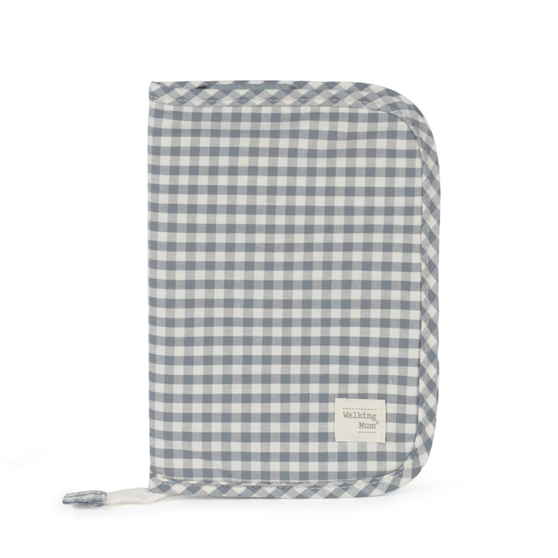 Porta Documentos Praliné Vichy Matcha Walking Mum capa em tecido aos quadrados cinza e branco com etiqueta e fita do fecho