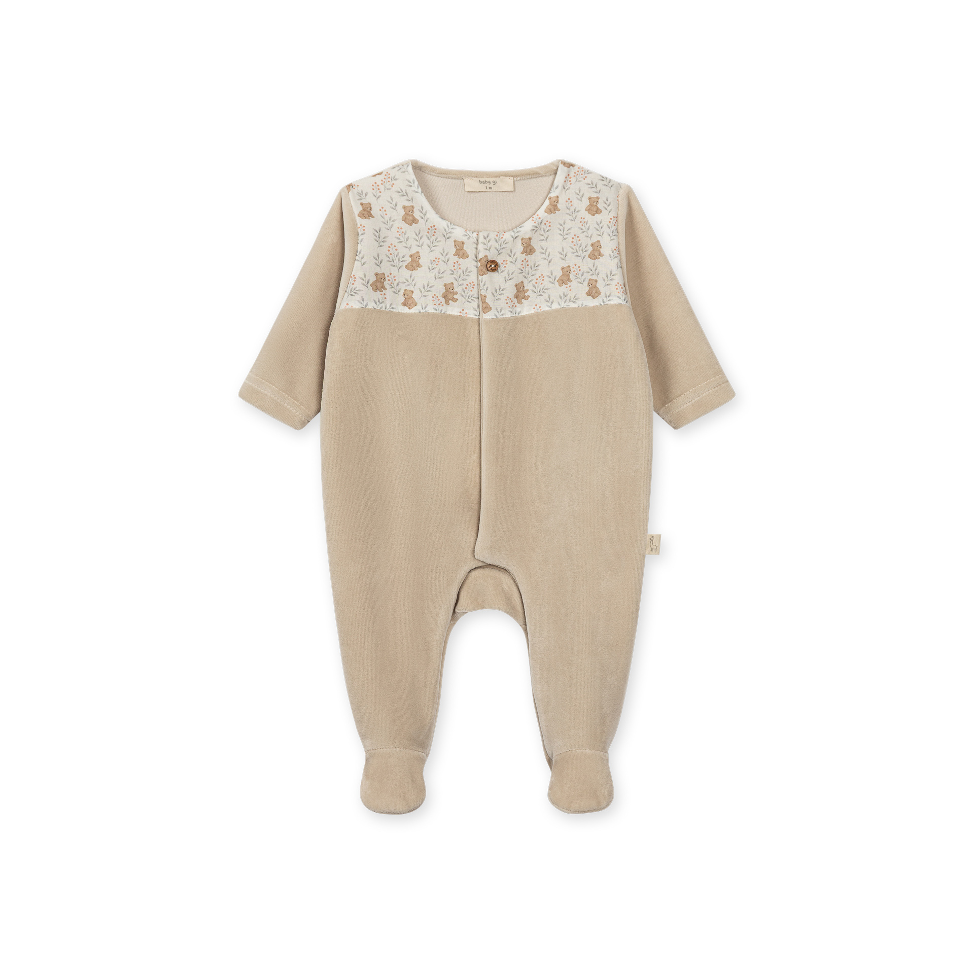 Babygrow Laminado de padrão no peito taupe da Baby Gi - Coleção Theo Pijama para bebé bege com estampado de ursinhos e folhagem no peito.