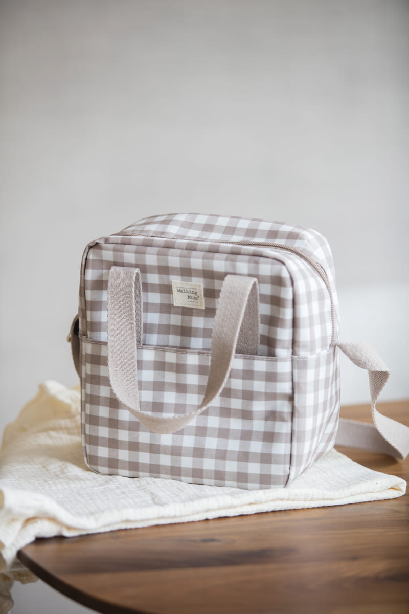 Lancheira térmica Caetana Sand - Bege Mala quadrada xadrez bege e branco com alças de tecido em madeira