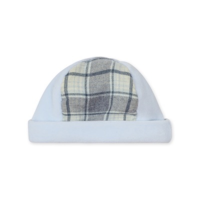 Gorro de bebé branco com parte central xadrez em cinza, azul e bege