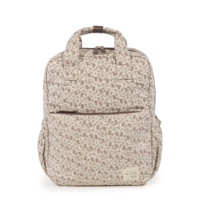 Mochila bege com padrão floral castanho e etiqueta Walking Mum