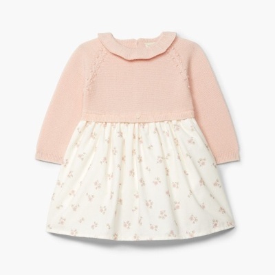 Vestido de bebé rosa e branco com flores pequenas