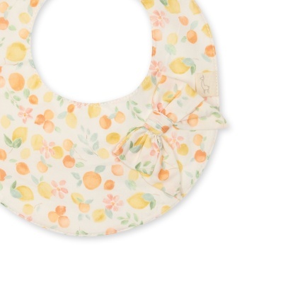 Babete redondo para bebé com padrão de frutas e flores coloridas e laço