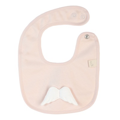 Babete rosa claro para bebé com asa branca decorativa