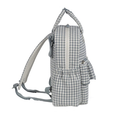 Mochila cinza e branca xadrez vista lateral