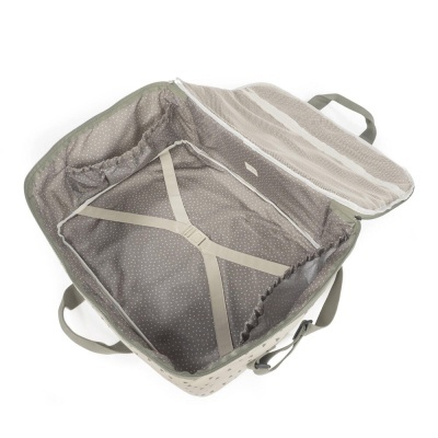 Mala de viagem aberta com interior cinza e bege, padrão de pontos e cintas elásticas