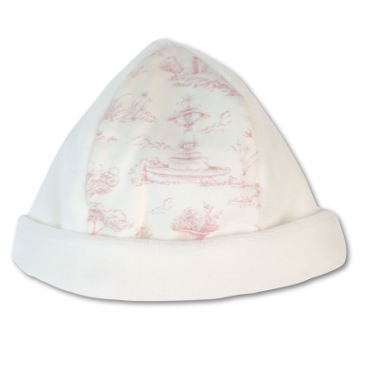 Touca branca e rosa clara para bebé com padrão desenhado de fonte e paisagens