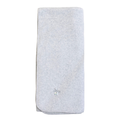 Manta cinzenta clara de tecido felpudo com laço prateado pequeno