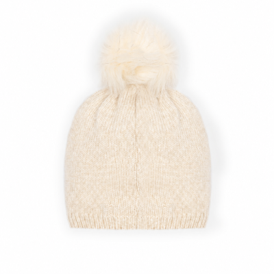 Gorro de malha bege com pompom felpudo