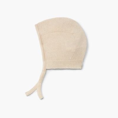 Gorro de malha bege claro para bebé com tiras para amarrar