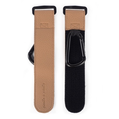 Conjunto de duas correias ajustáveis castanhas e pretas com mosquetão