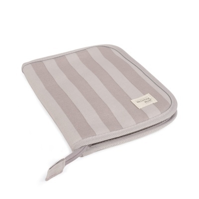 Capa de tecido riscada cinza e bege com etiqueta Walking Mum