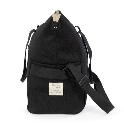 Mochila preta de tecido com bolso frontal e etiqueta Walking Man