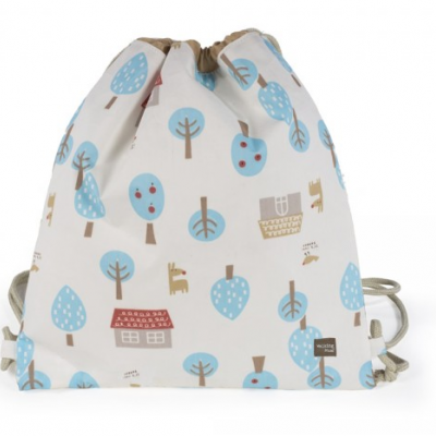 Mochila saco estampada com árvores, casas e coelhos azuis e castanhos