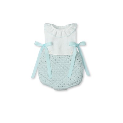 Macacão bebé azul claro e branco com laços e gola franzida