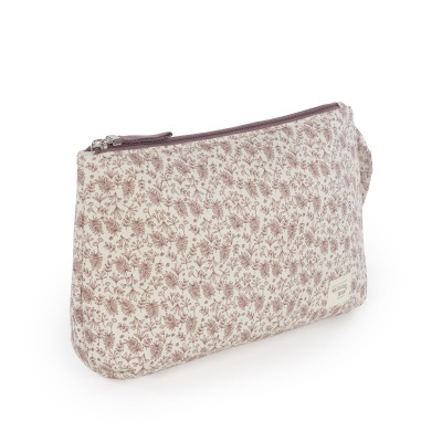 Bolsa em tecido bege com padrão floral castanho e fecho castanho